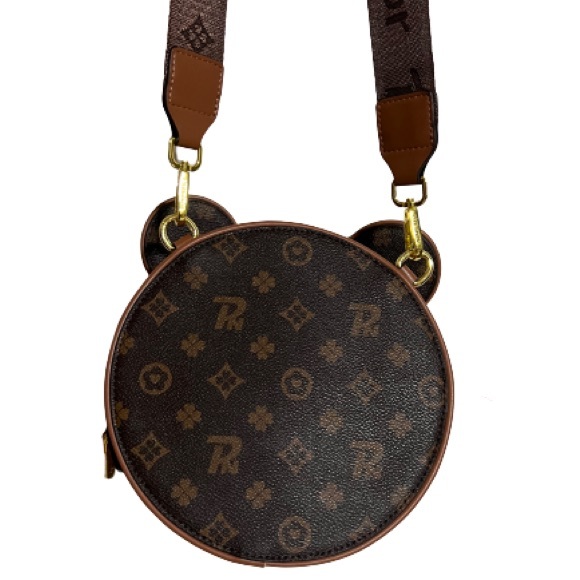 ✨$450✨  WATER PROOF  MICKEY MOUSE ZIPPER CROSSBODY BAG Disney land - Picture 11 of 14